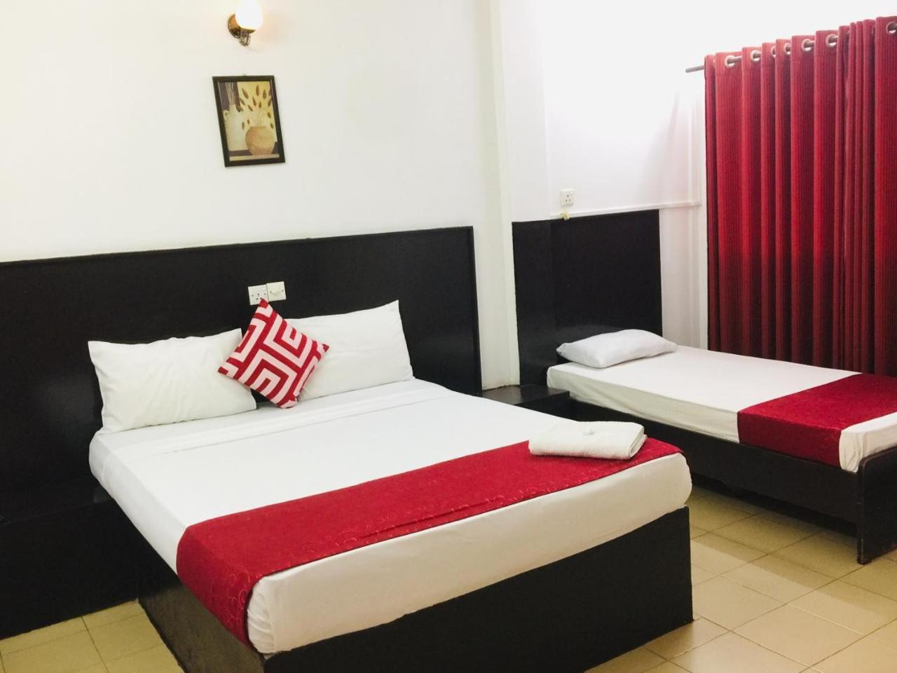 Hotel Nelly Vavuniya Экстерьер фото