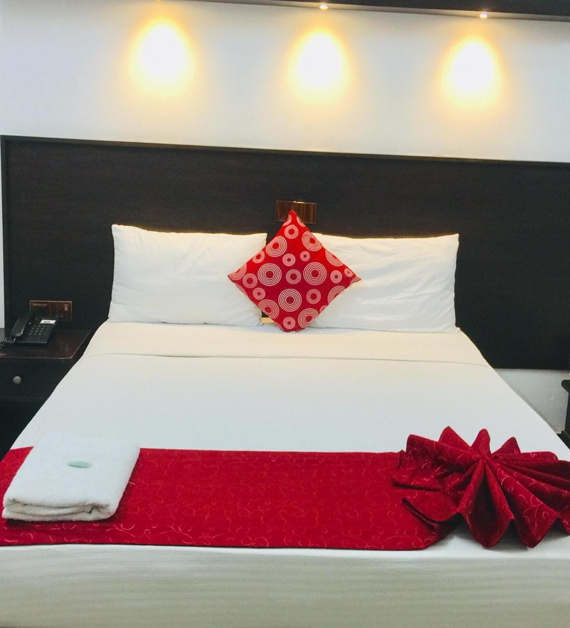 Hotel Nelly Vavuniya Экстерьер фото