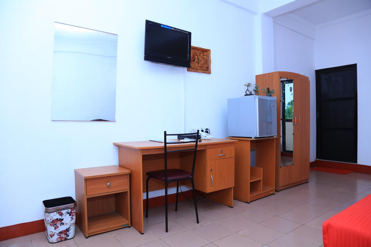 Hotel Nelly Vavuniya Экстерьер фото
