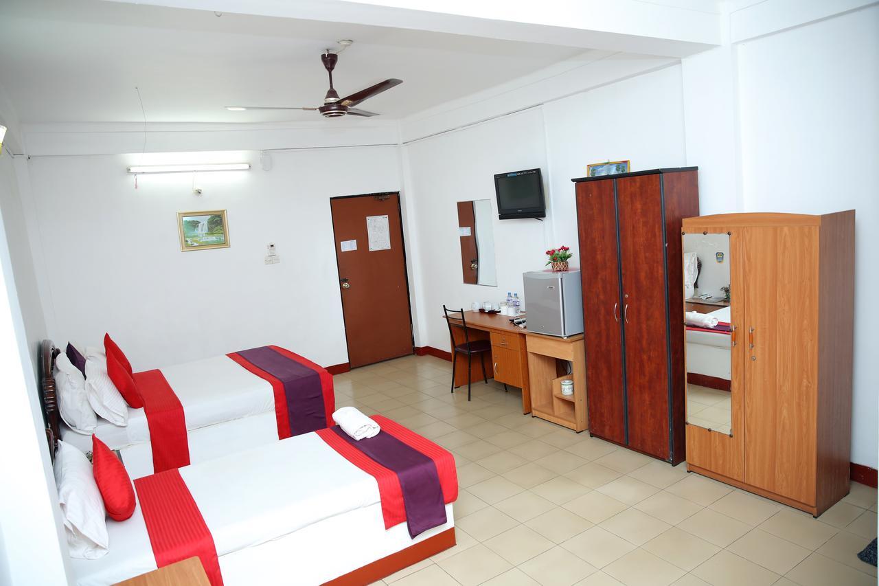 Hotel Nelly Vavuniya Экстерьер фото