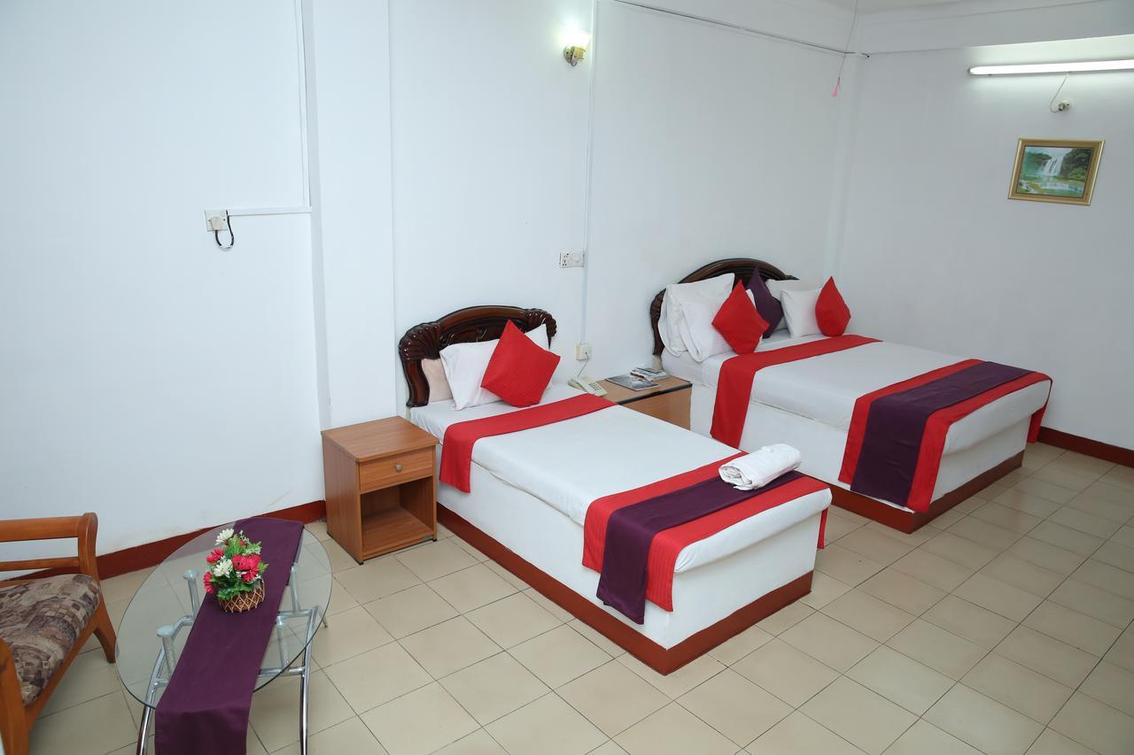 Hotel Nelly Vavuniya Экстерьер фото
