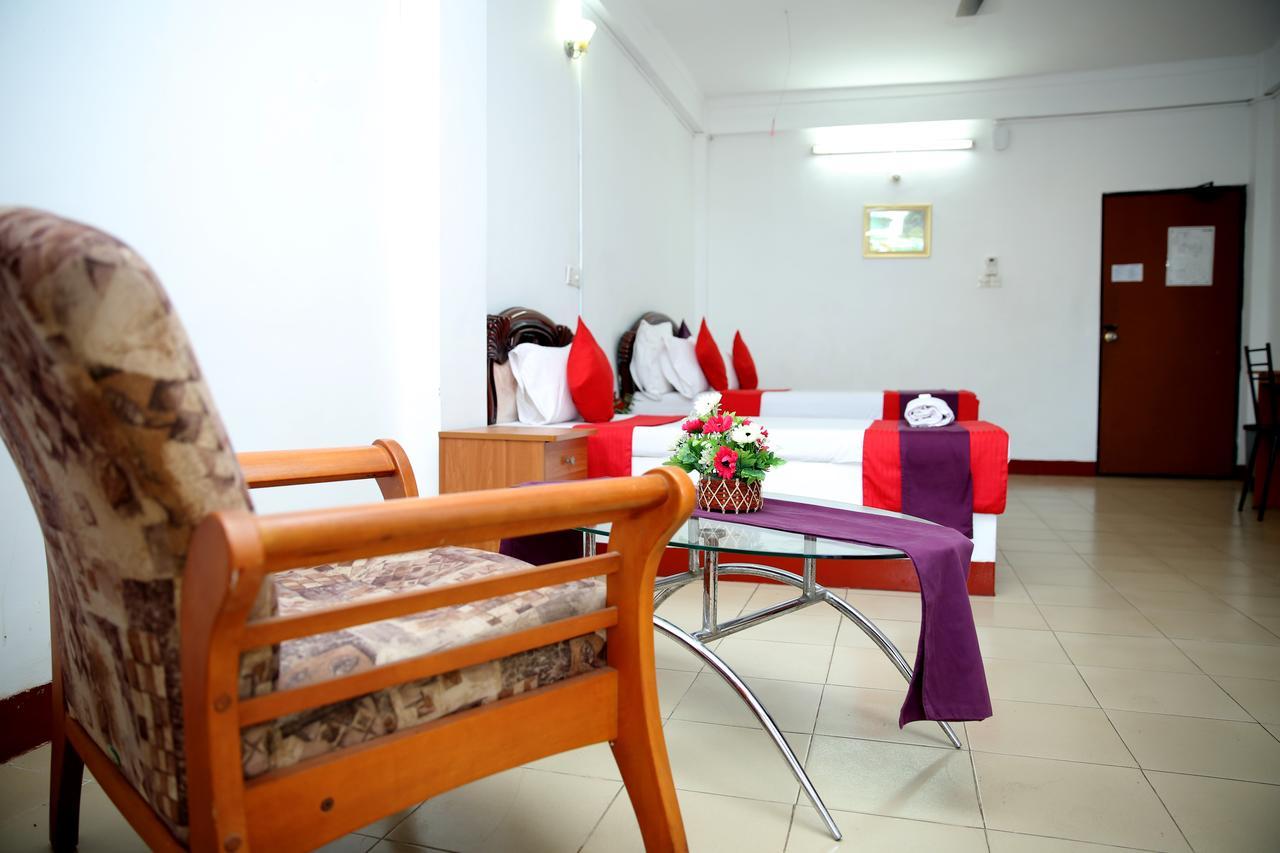 Hotel Nelly Vavuniya Экстерьер фото